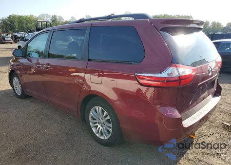 2016 Toyota Sienna Xle z USA, uszkodzony, nr VIN 5TDYK3DC0GS734521